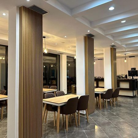 Hotel Verzaci Rinas المظهر الخارجي الصورة