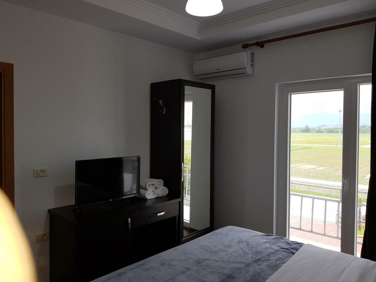 Hotel Verzaci Rinas المظهر الخارجي الصورة