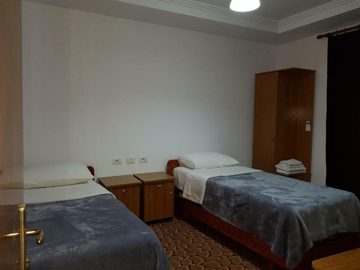 Hotel Verzaci Rinas المظهر الخارجي الصورة
